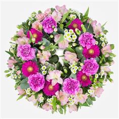 Classic Wreath in Shades of Pink 